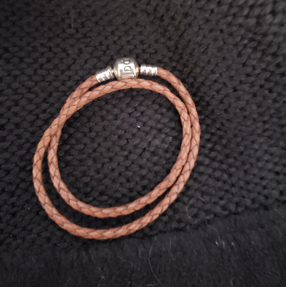 Pandora leathere bracelet